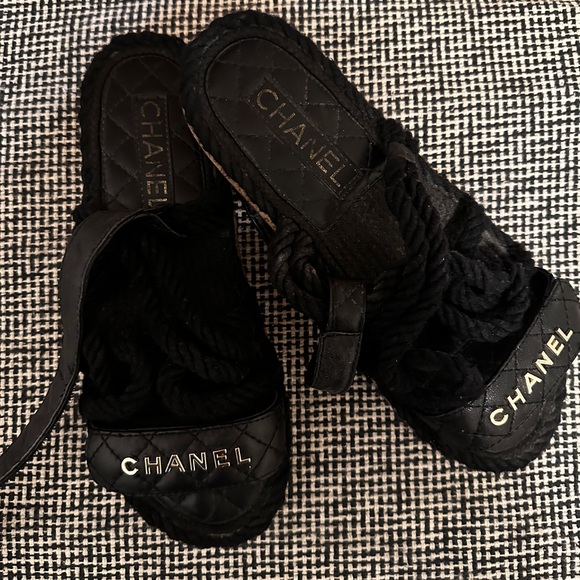Gifted Chanel sandals lightly worn - Picture 2 of 4